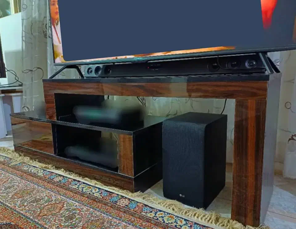 میز تلویزیون کاملا نو با رنگ خاص چشم ببری|میز تلویزیون|اندیشه, اندیشه فاز ۳|دیوار