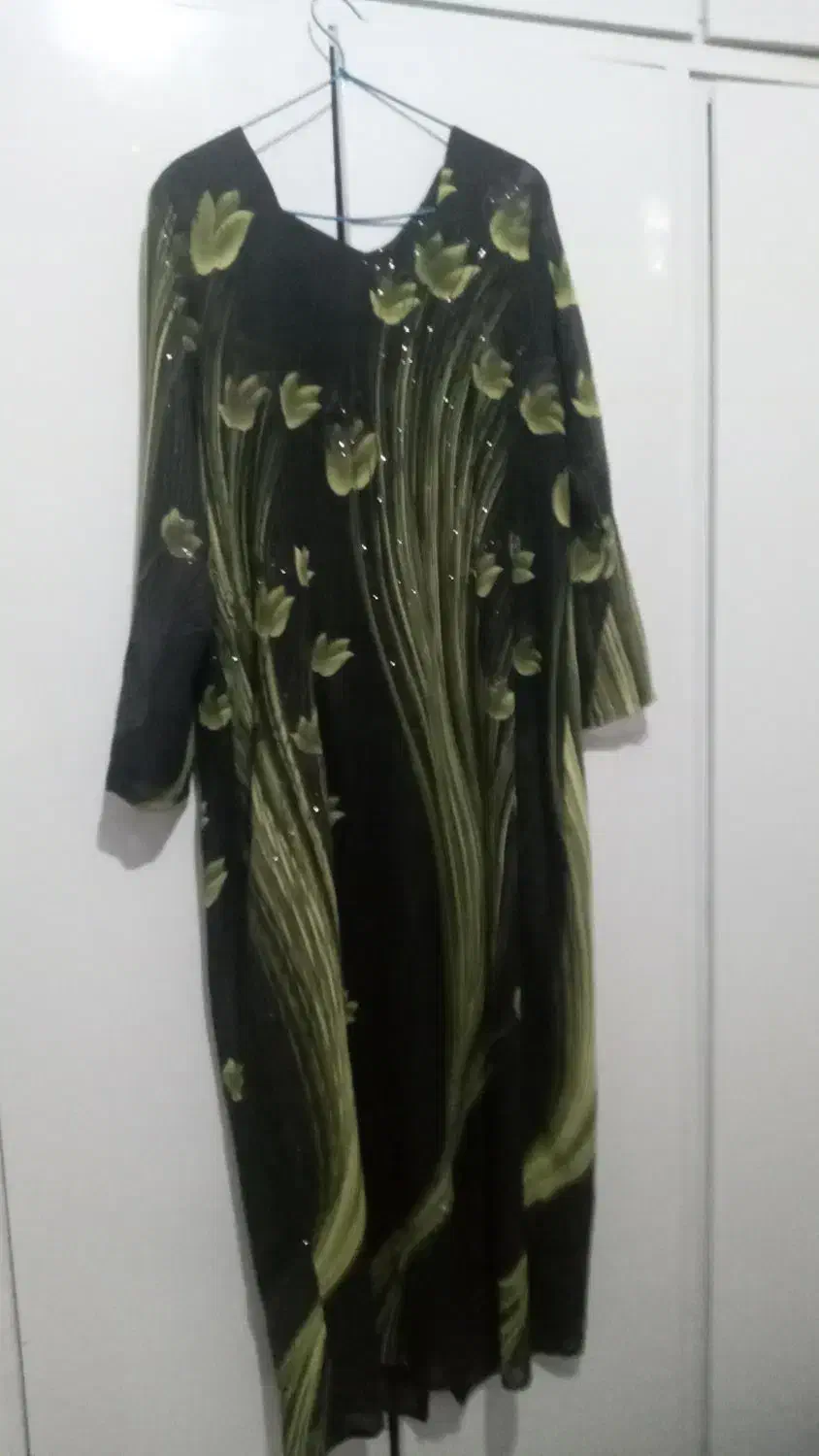 پیراهن مجلسی|لباس|اصفهان, جلالیه|دیوار