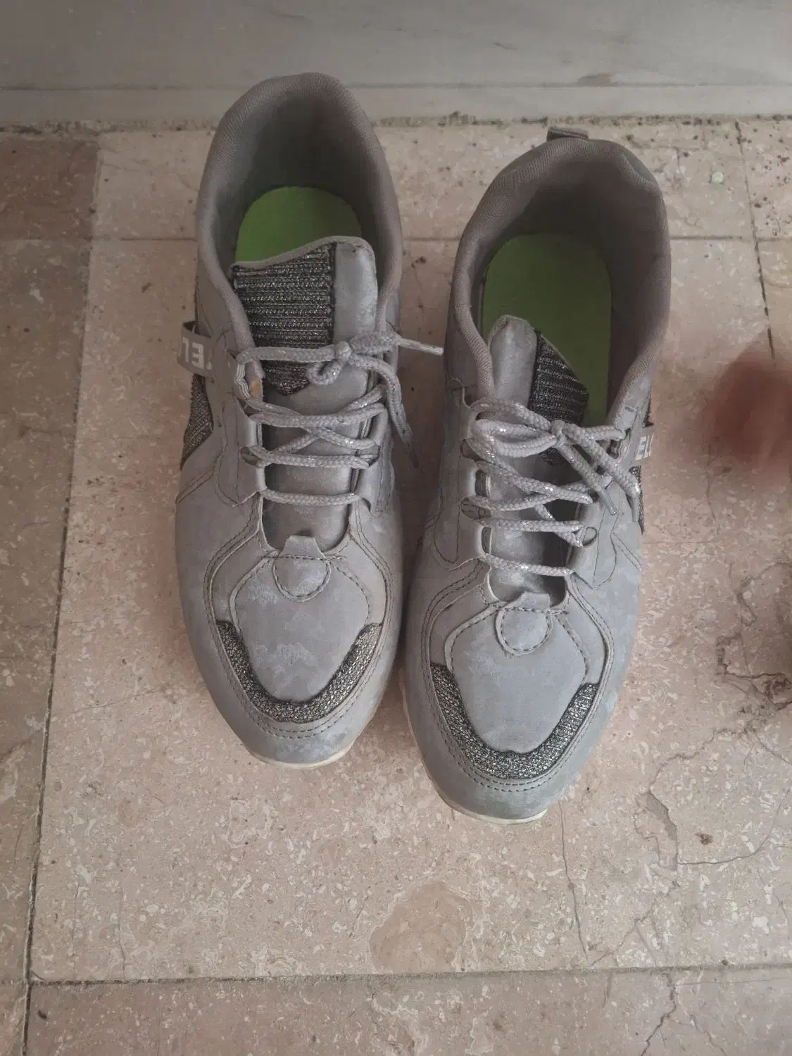 کتونی دو بار استفاده شده|کیف، کفش، کمربند|شاهین‌شهر, شهرک گلدیس|دیوار