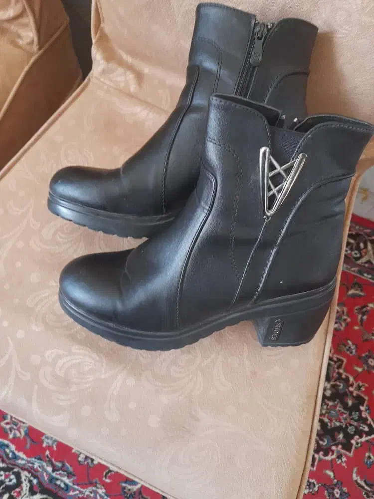 پوتین|کیف، کفش، کمربند|سبزوار, چهارراه فرودگاه|دیوار