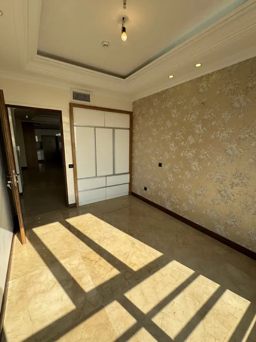 ۱۳۰متر /۲ساله / شهران/فول امکانات/مطبخ‌و‌لاندری