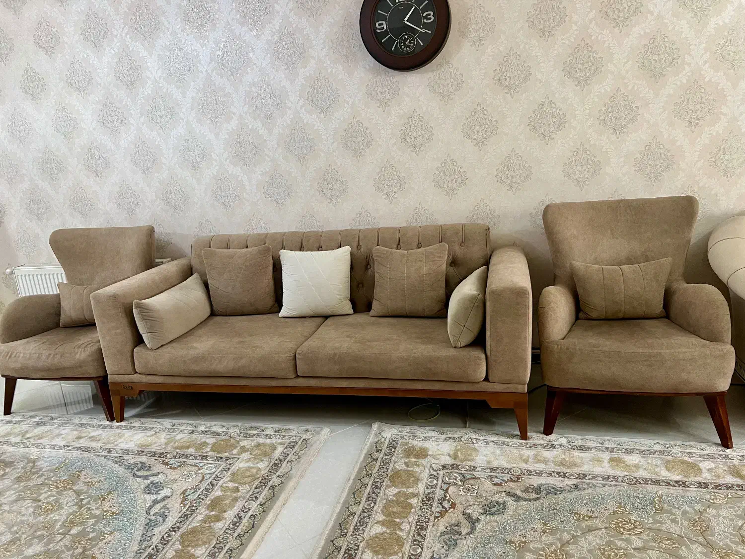 مبلمان راحتی ۵ نفره در حد نو|مبلمان خانگی و میز عسلی|جلفا, |دیوار