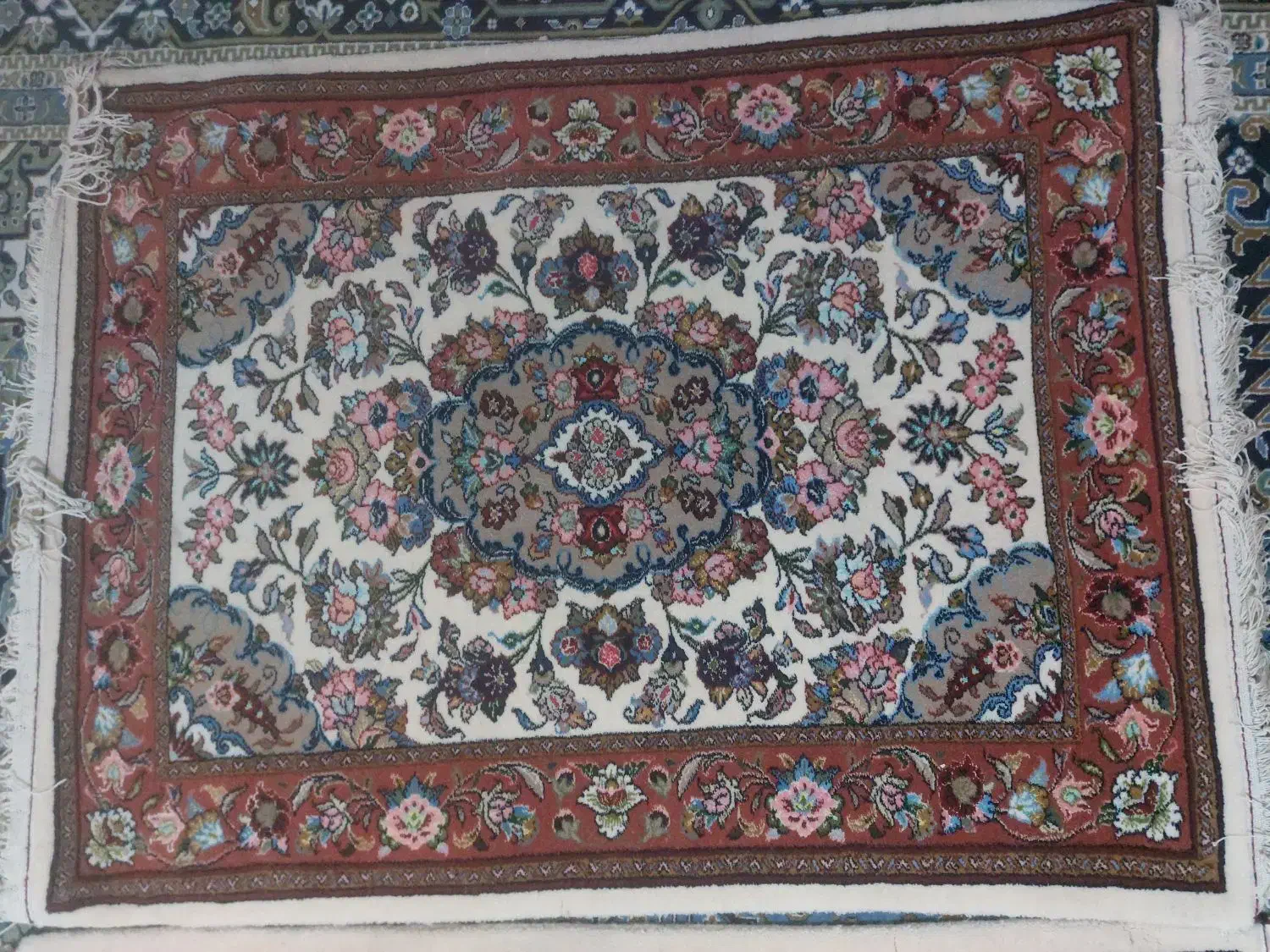 قالیچه دست بافت 1ونیم متری|فرش|شاهین‌شهر, سعدی جنوبی|دیوار