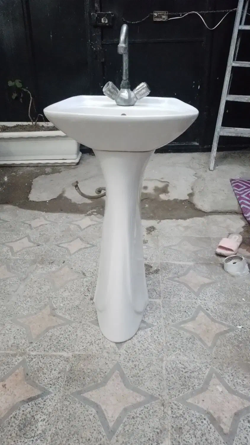 روشویی باشیرآلات|لوازم سرویس بهداشتی|رشت, دیانتی|دیوار