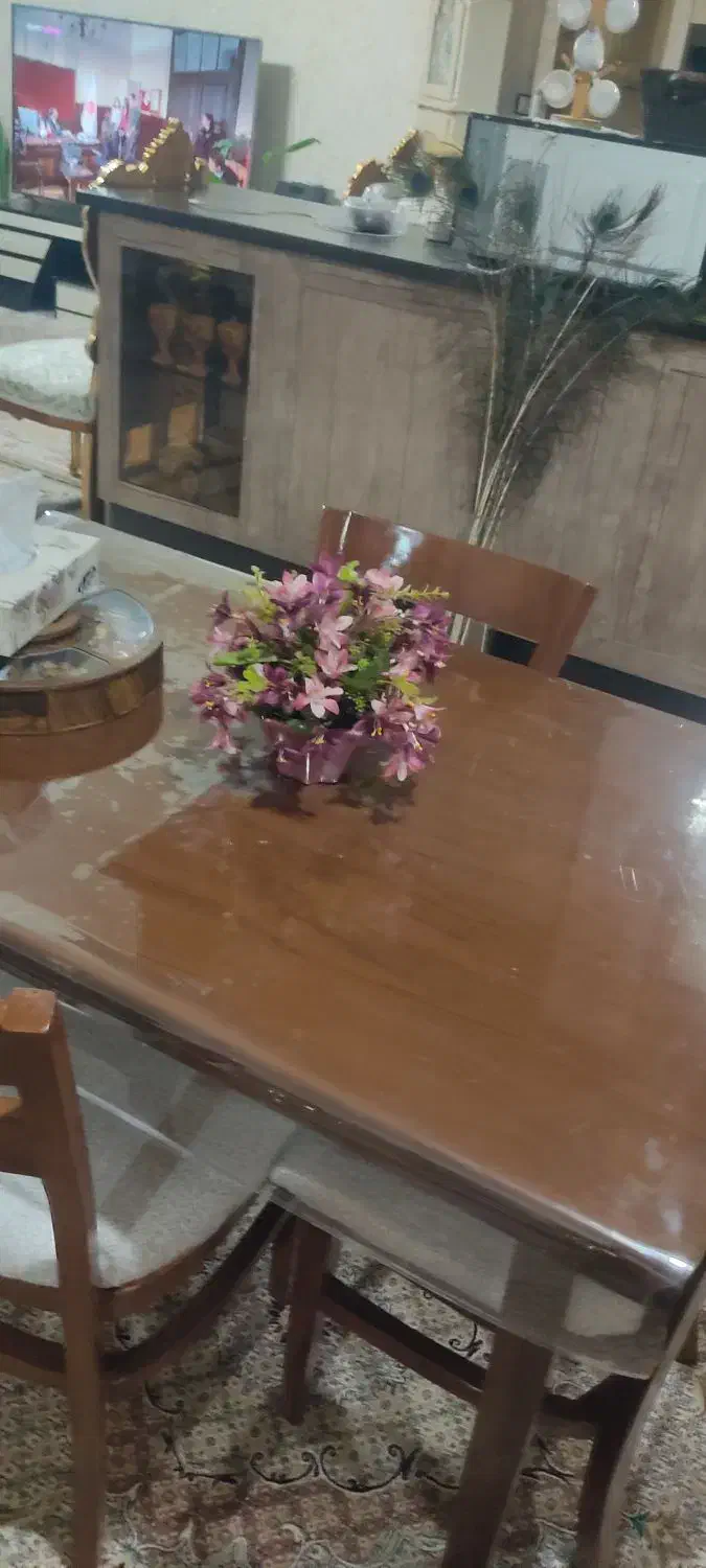 یک دست میز غذا خوری نو نو بدون استفاده|میز و صندلی غذاخوری|خرمآباد, |دیوار