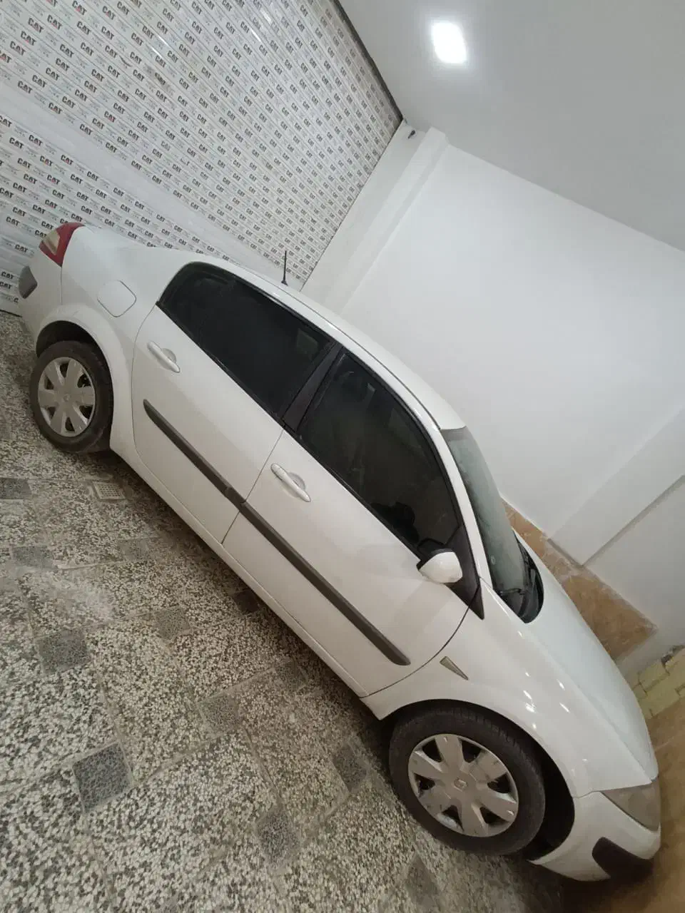 مگان تمیز مدل 2011|خودرو سواری و وانت|مشهد, امیریه|دیوار