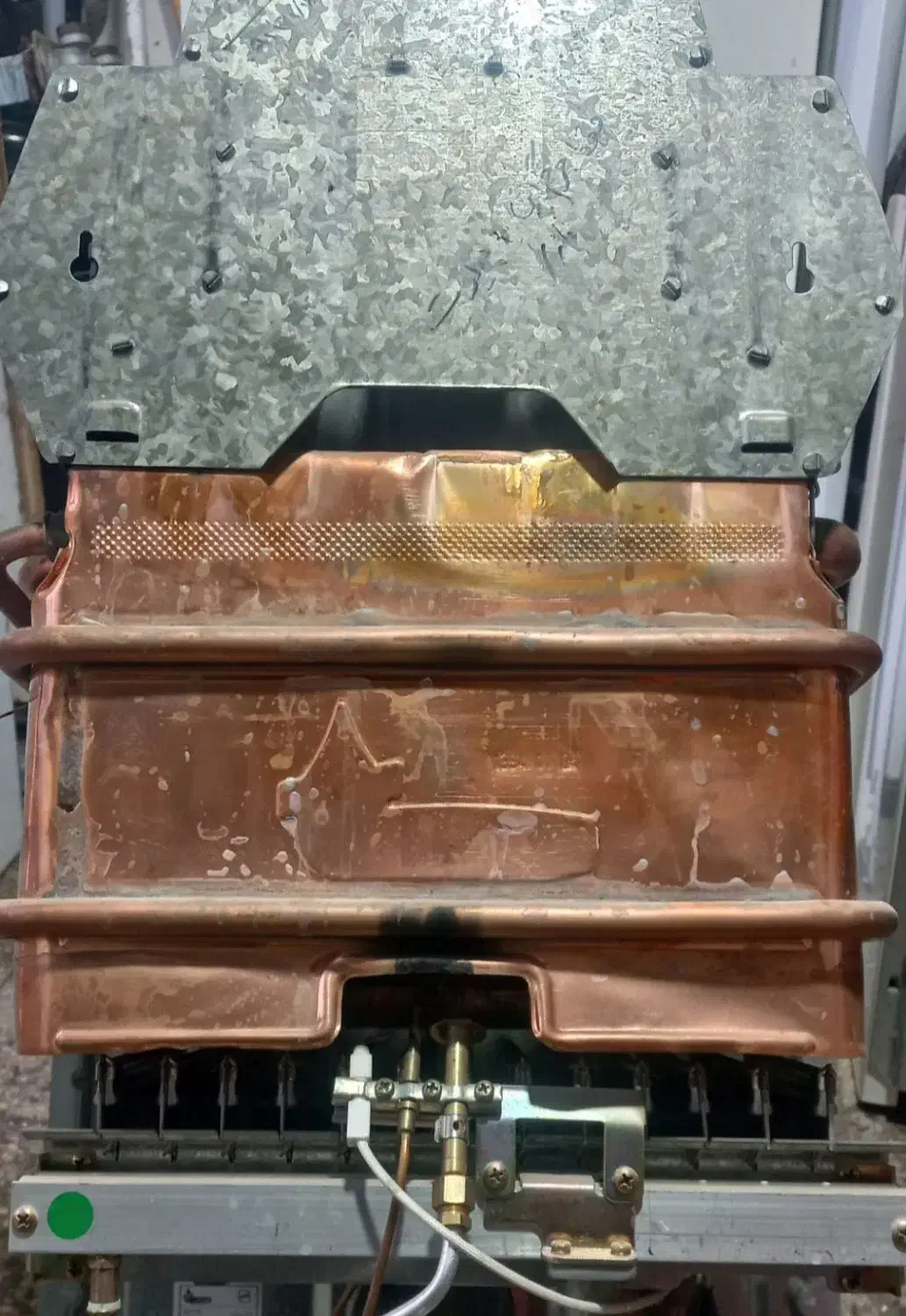 طرح تعویض وفروش و تعمیر انواع آبگرمکن دیواری|آبگرمکن، پکیج، شوفاژ|شاهرود, |دیوار