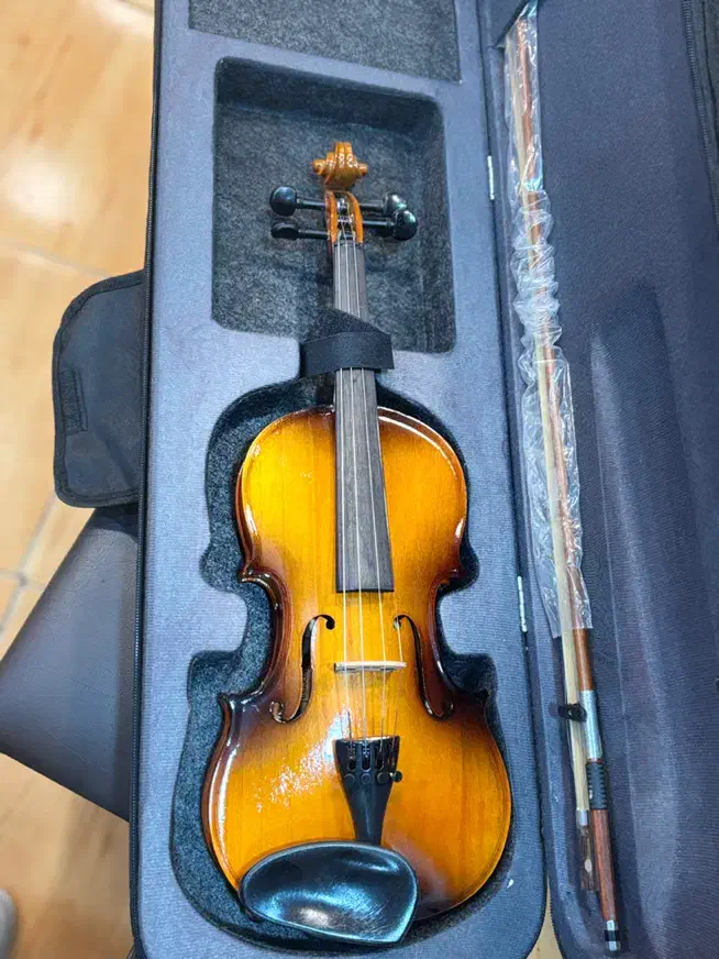 ویالون universal|ویولن|تهران, فردوسی|دیوار