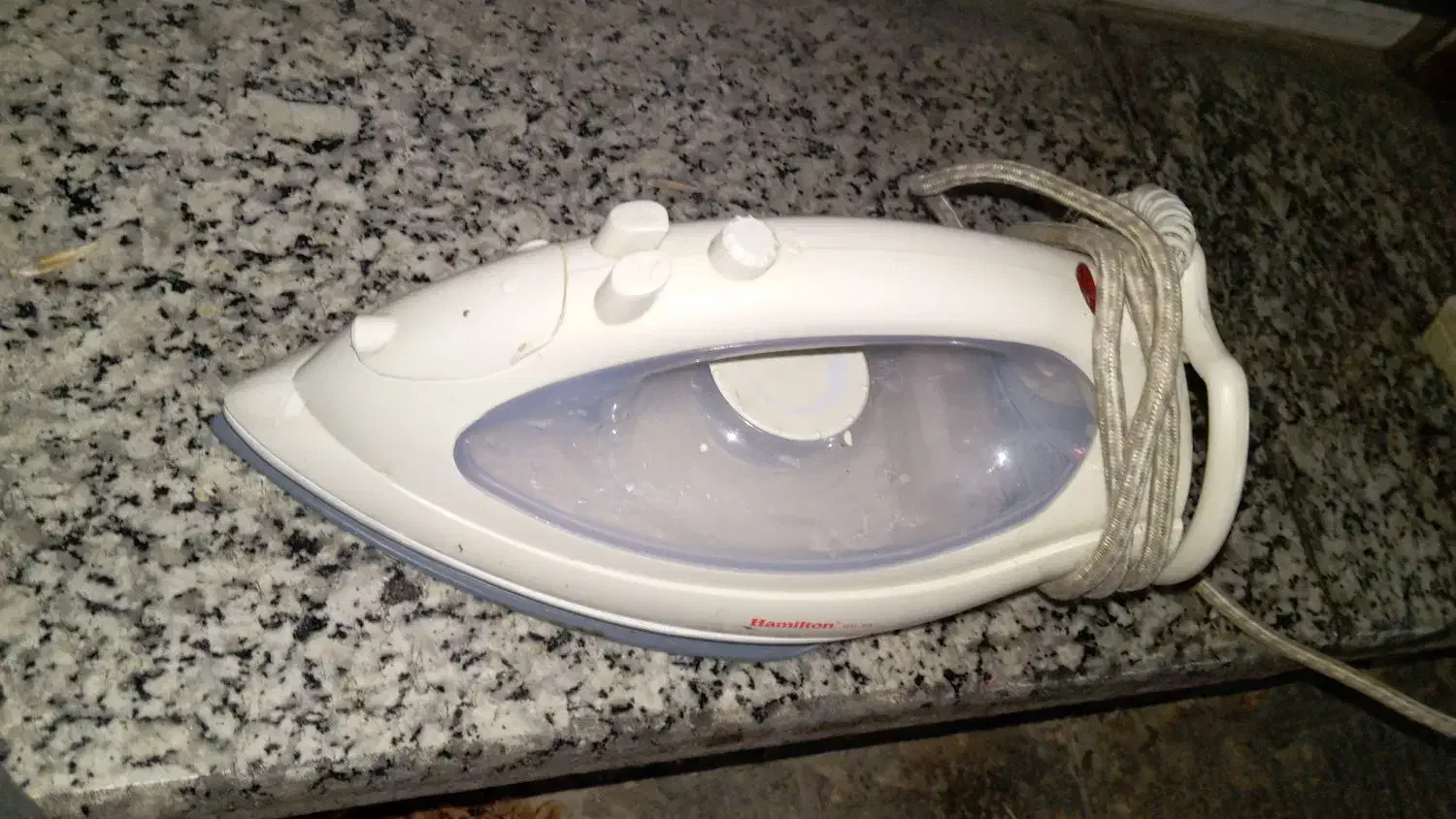 اتو هامیلتون|اتو و لوازم اتو|صدرا-فارس, فاز ۱|دیوار