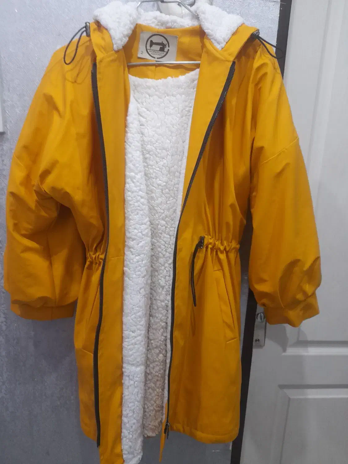 کاپشن سیلیکونی اصل  داخل ببعی سایز ۳۸ تا ۴۴ نوی نو|لباس|پردیس, فاز ۵|دیوار