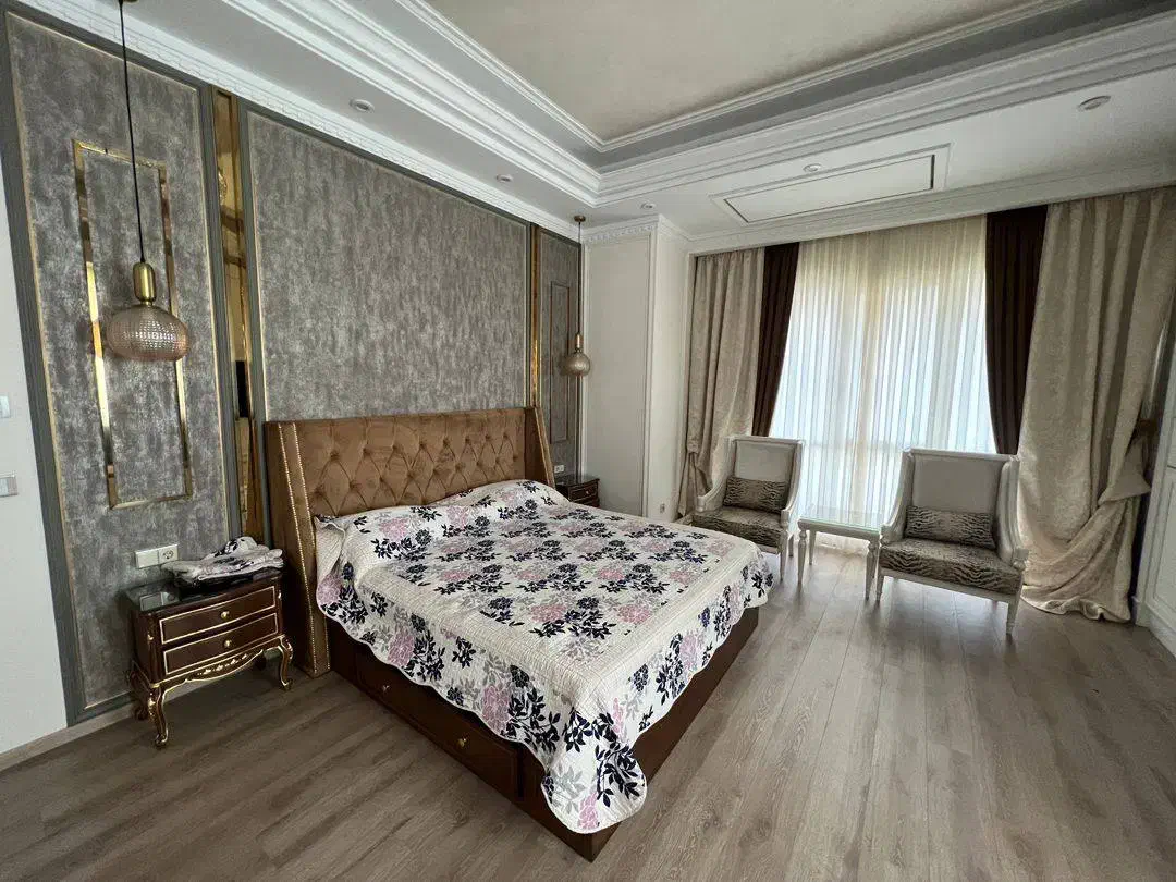 ۵۵۰ متر ۴ خواب مستر استخر اختصاصی در واحد