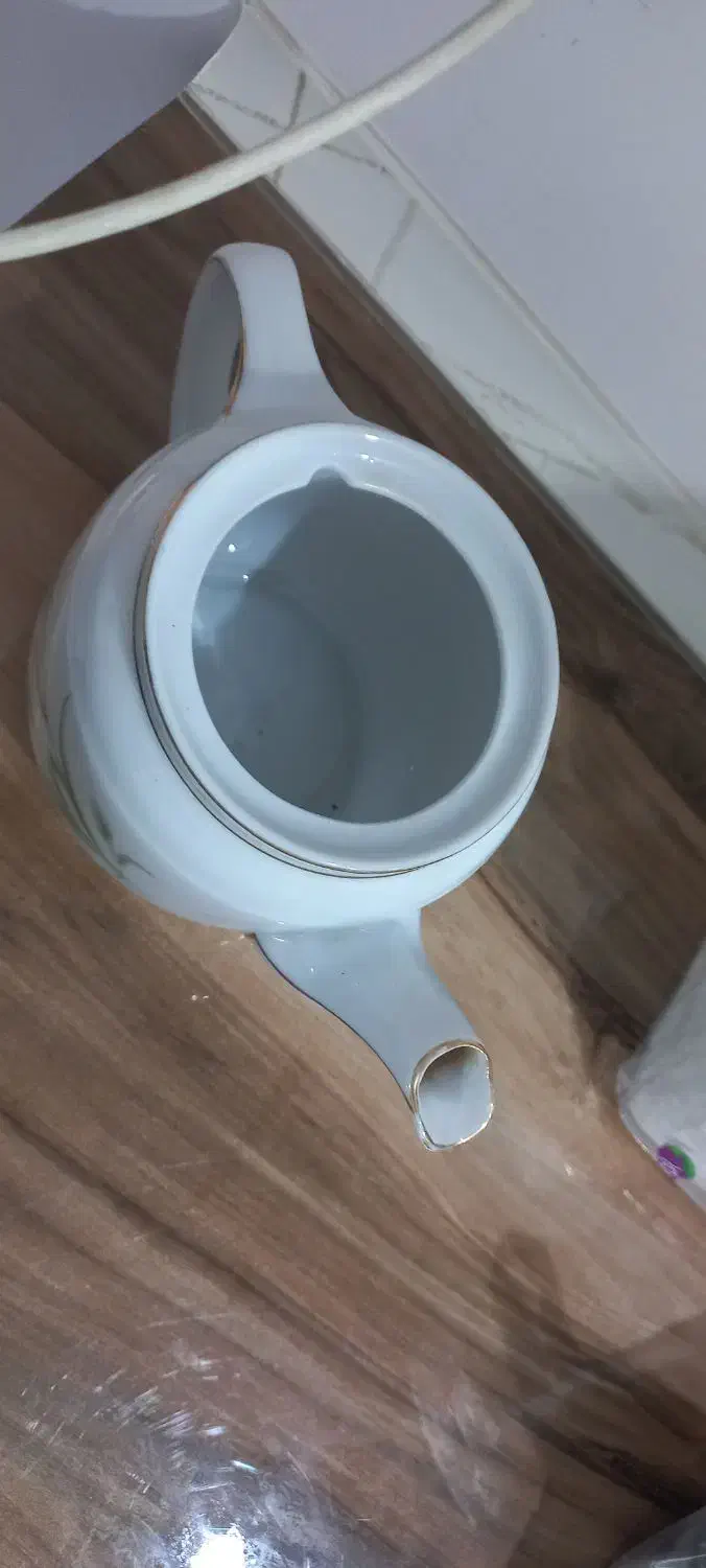 قوری طرح گل گندم|کلکسیون اشیاء عتیقه|لنگرود, |دیوار