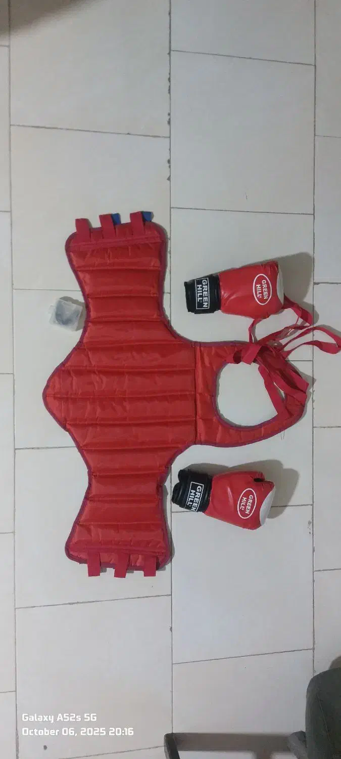 دستکش و محافظ بدن و محافظ لثه بوکس|تجهیزات ورزشی|شاهینشهر, خانه کارگر|دیوار