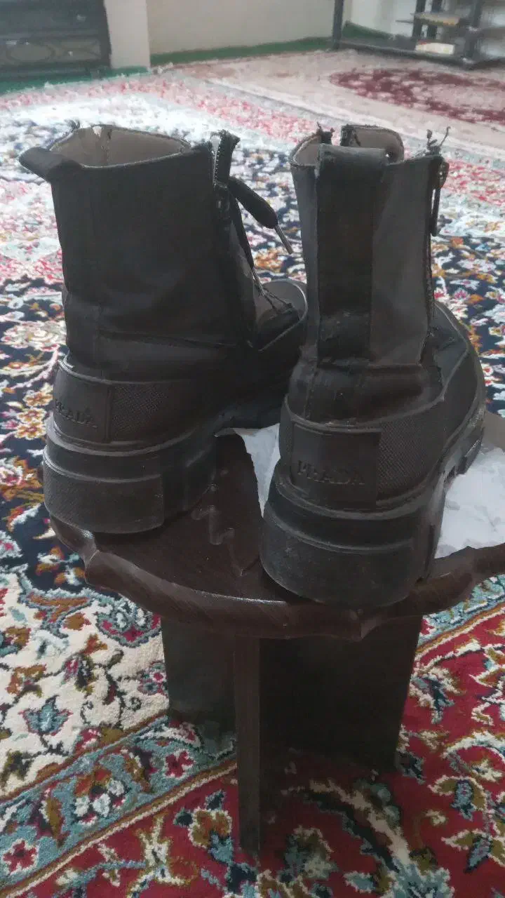 پوتین و کفش کاملن سالم|کیف، کفش، کمربند|آستانه اشرفیه, |دیوار