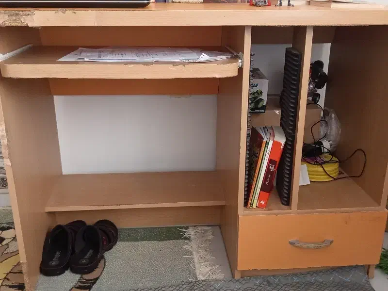 میز تحریر|میز تحریر و کامپیوتر|هشتگرد, شهرک ریحانه|دیوار