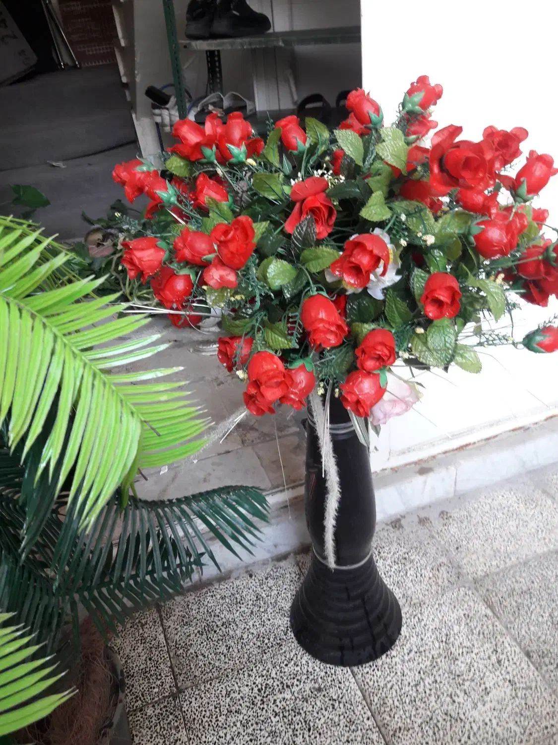 گلدان با گل مضنوعی ودرختچه مضنوعی|گل مصنوعی|قدس, شهرقدس|دیوار