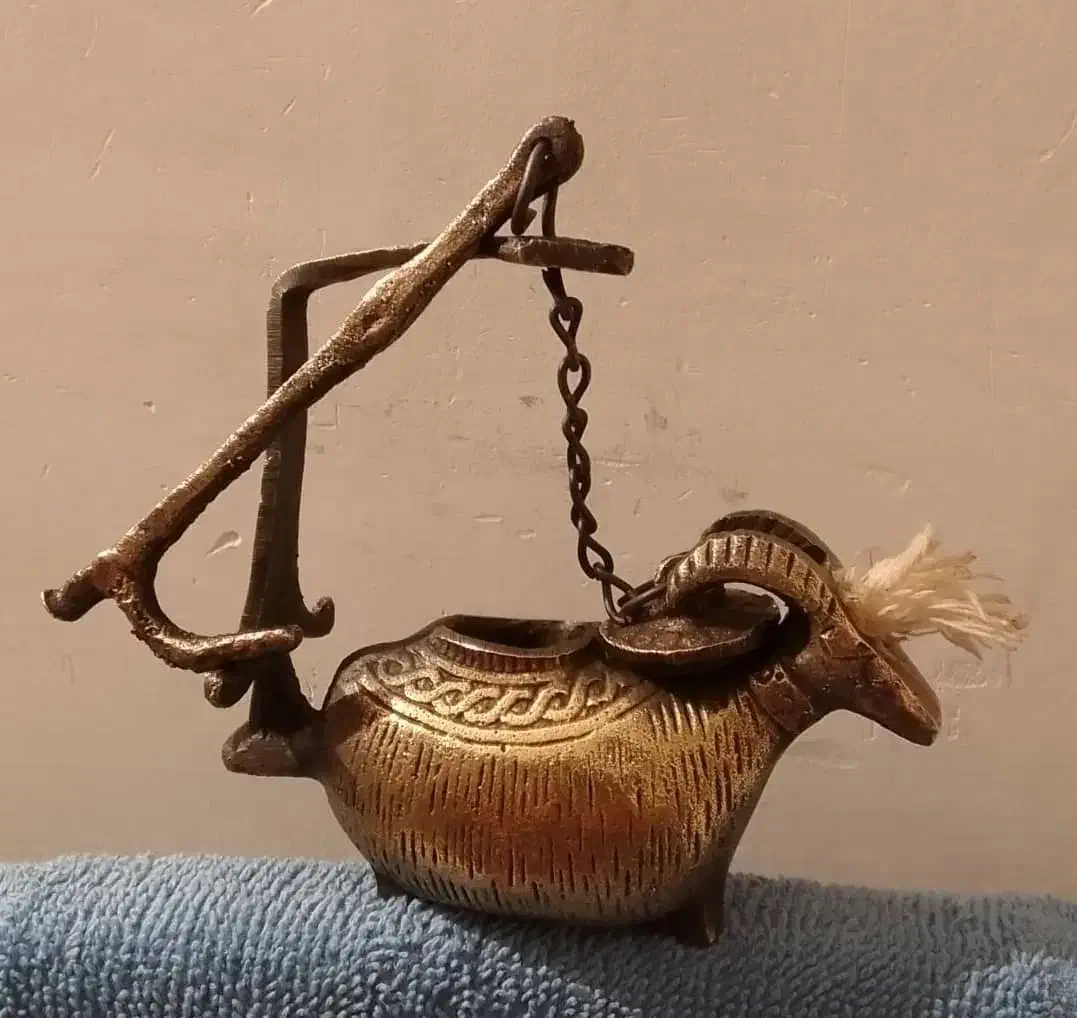 پیسوز بز برنجی قدیمی و سنگین|کلکسیون اشیاء عتیقه|کرج, مصباح|دیوار