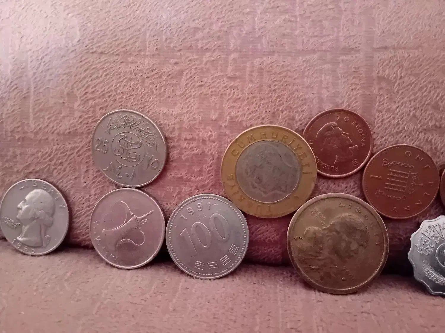 فروش تعداد سکه کلکسیونی خارجی و ایرانی|کلکسیون سکه، تمبر، اسکناس|مهاباد (آذربایجان غربی), |دیوار