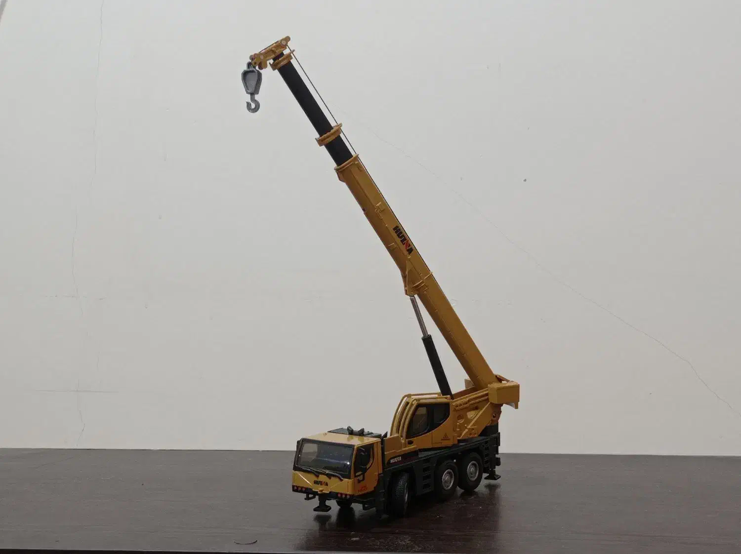 ماکت کامیون ارتشی و جرثقیل فروش با هم|اسباب‌‌بازی|تهران, علم و صنعت|دیوار