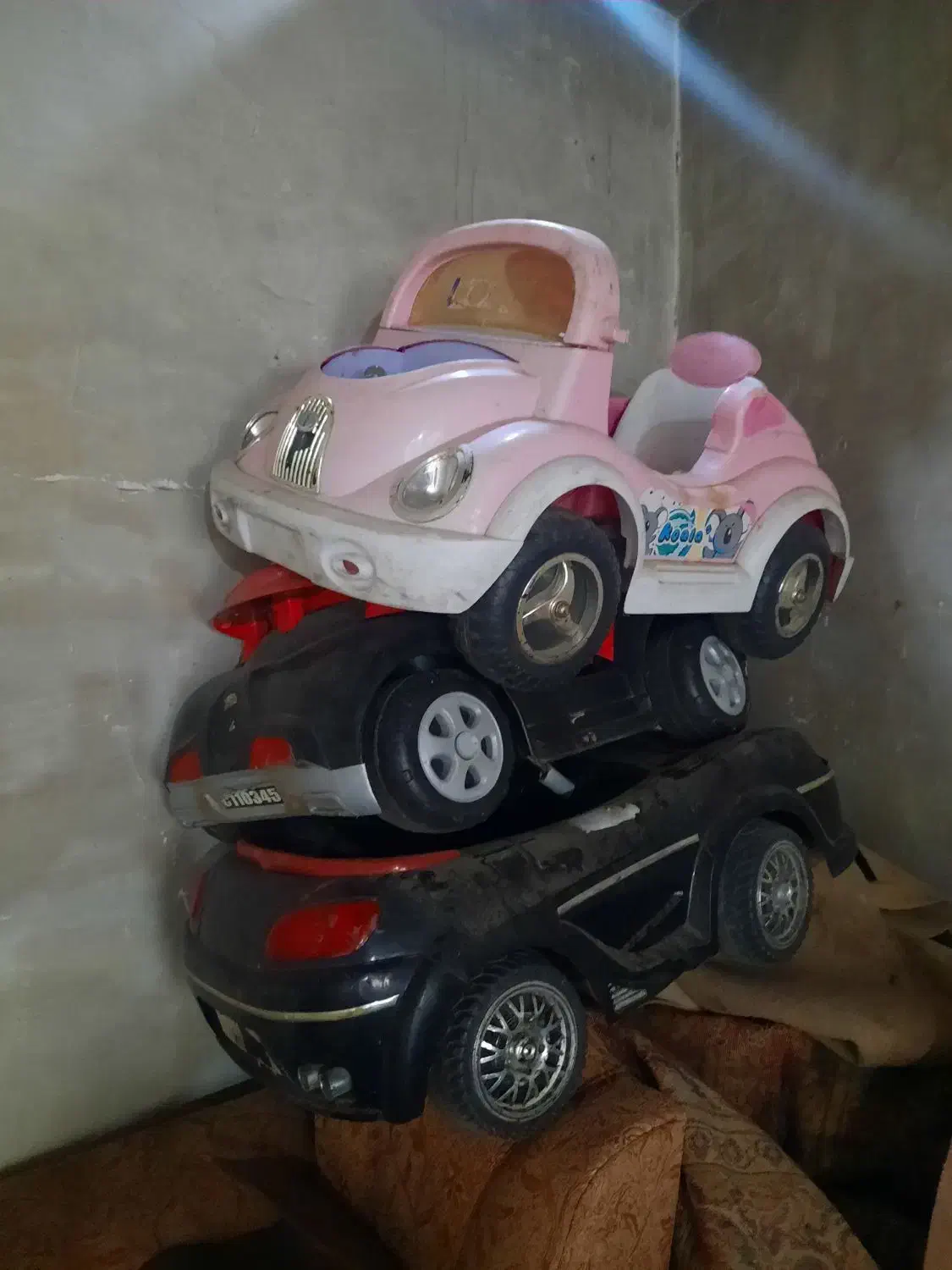 ماشین شارژی|اسباب‌بازی بچه|رشت, حومه رشت|دیوار