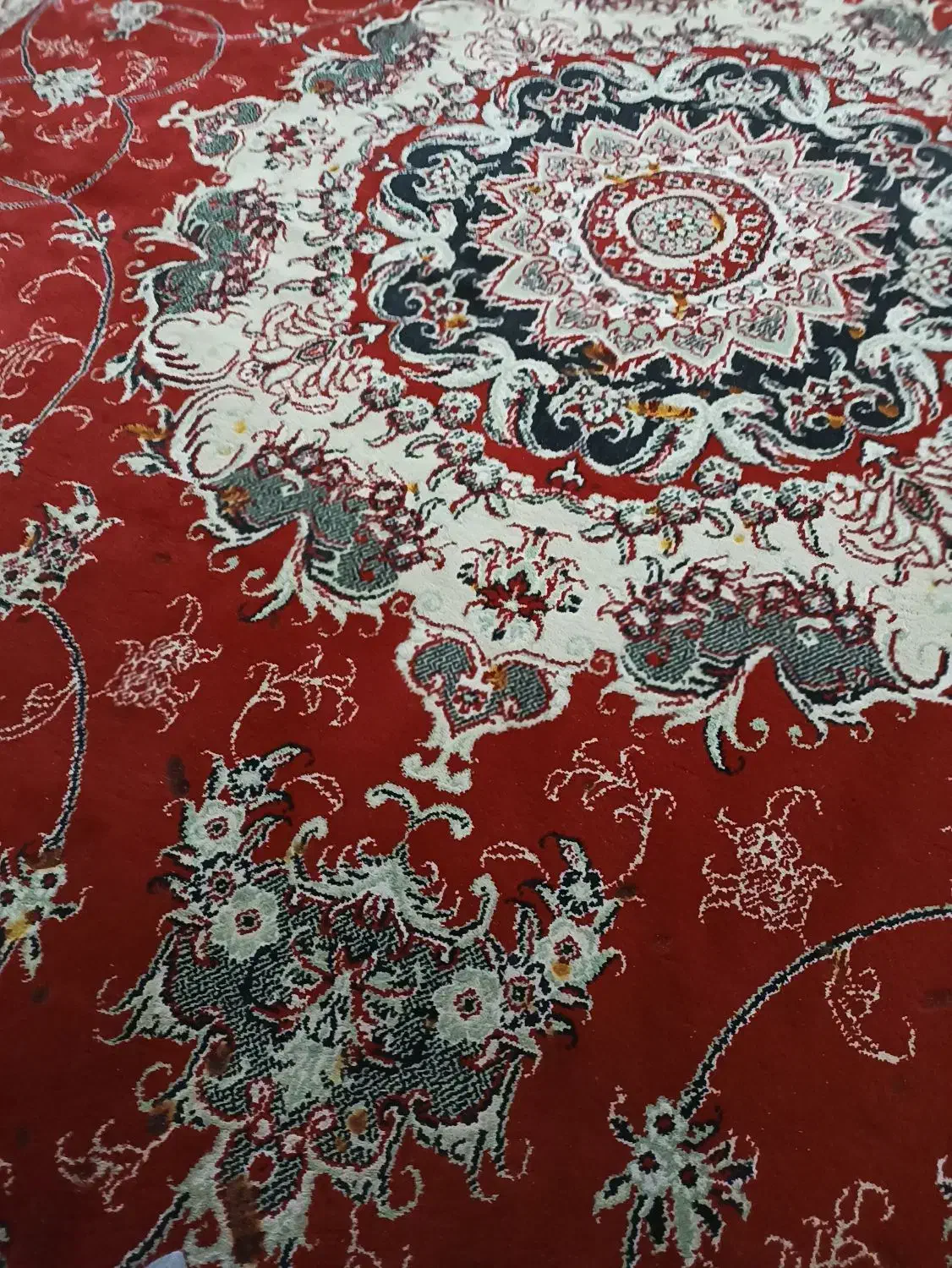 فرش ۹مت ری ۵۰۰ شانه یک ملیون تومن|فرش|ساری, |دیوار