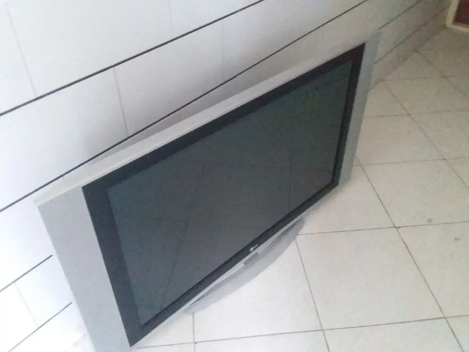 تلوزیون ال سی دی|تلویزیون و پروژکتور|گلپایگان, |دیوار