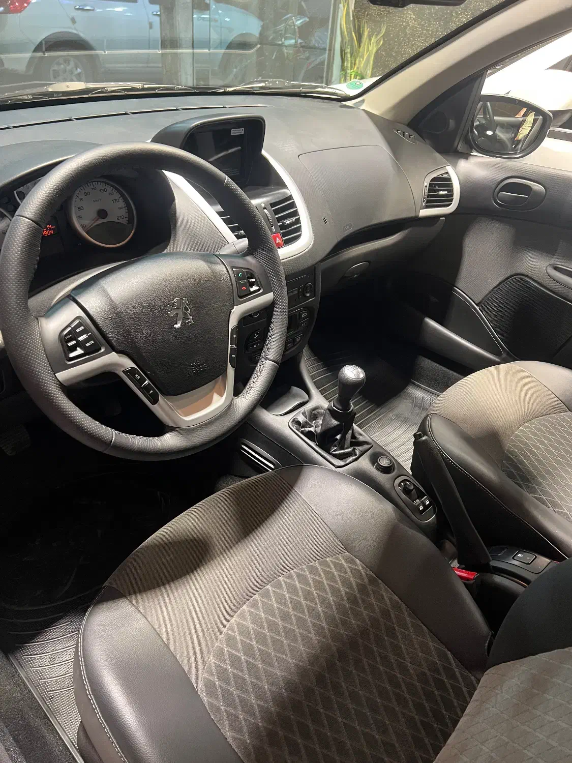 207 پانا سقف شیشه مدل1404 اواخر برج۵صفر رینگ جدید|خودرو سواری و وانت|آستارا, |دیوار