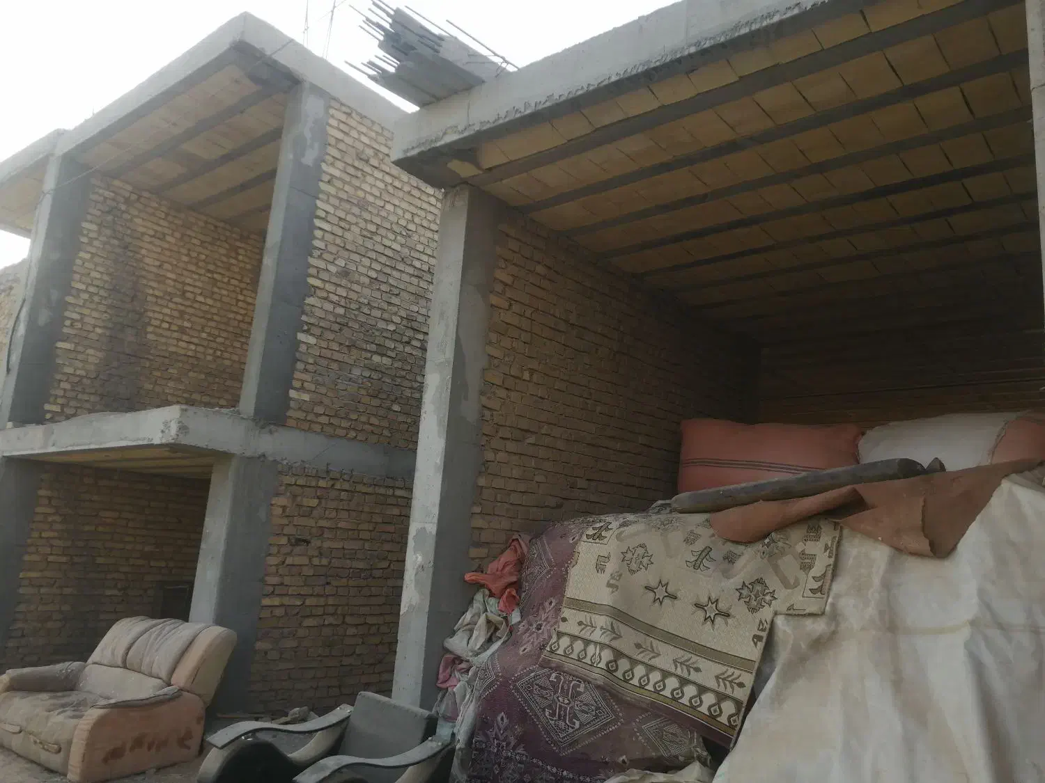 نیمه ساز دو طرف کوچه|فروش خانه و ویلا|میبد, |دیوار