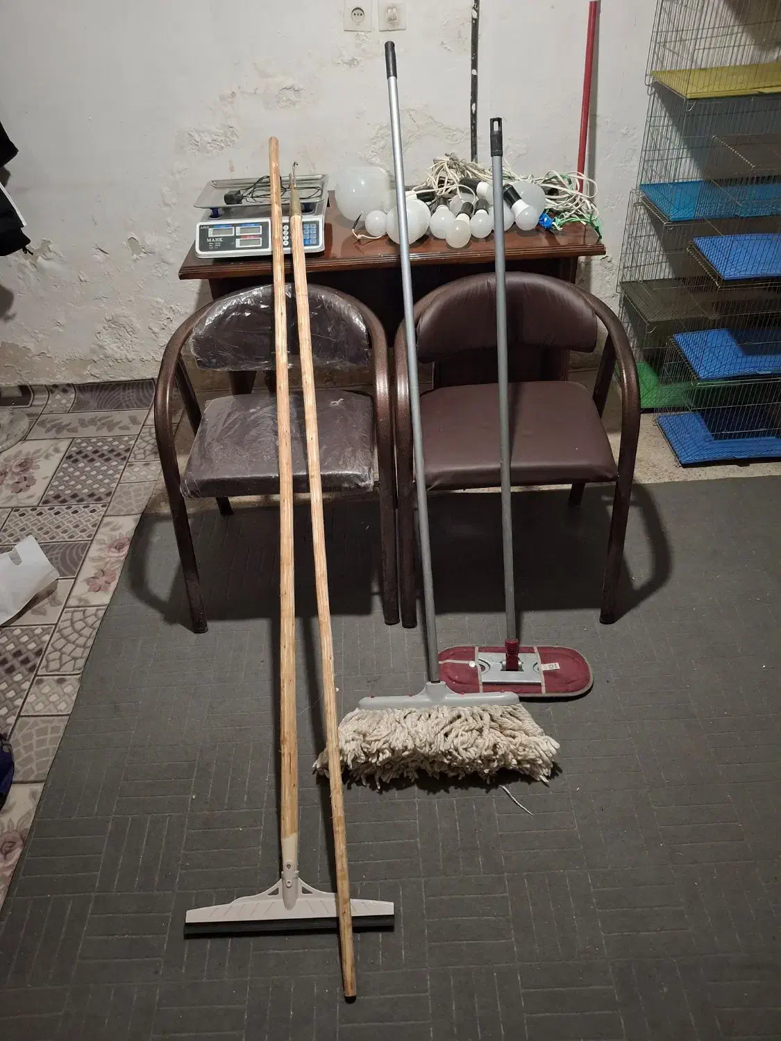 قفسه کمدمیزرگال ترازوصندلی ریسه لامپو...بخونید|حراج|اصفهان, شفق|دیوار