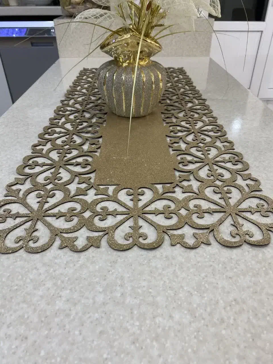 رومیزی و رواوپنی چرم اکلیلی|پرده، رانر، رومیزی|مهریز, |دیوار