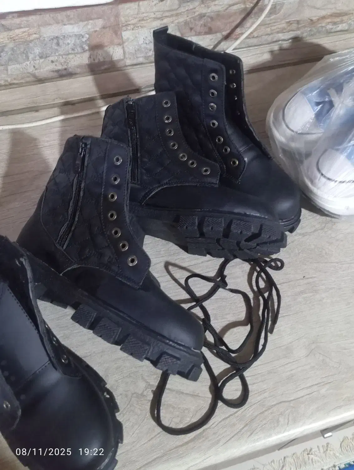 کفش|کیف، کفش، کمربند|پاکدشت, پاکدشت (مامازند)|دیوار