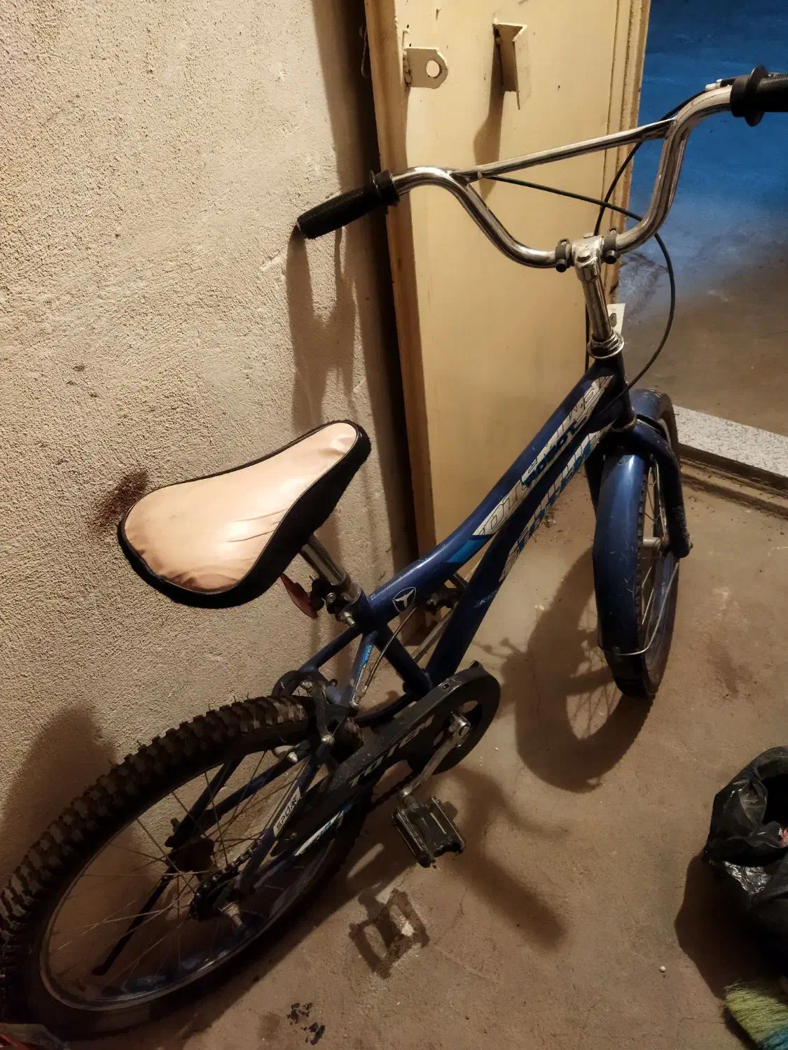 دوچرخه 20 تمیز ،کم کار کرده ،لاستیک ها نونو یزد|دوچرخه، اسکیت، اسکوتر|نهاوند, |دیوار