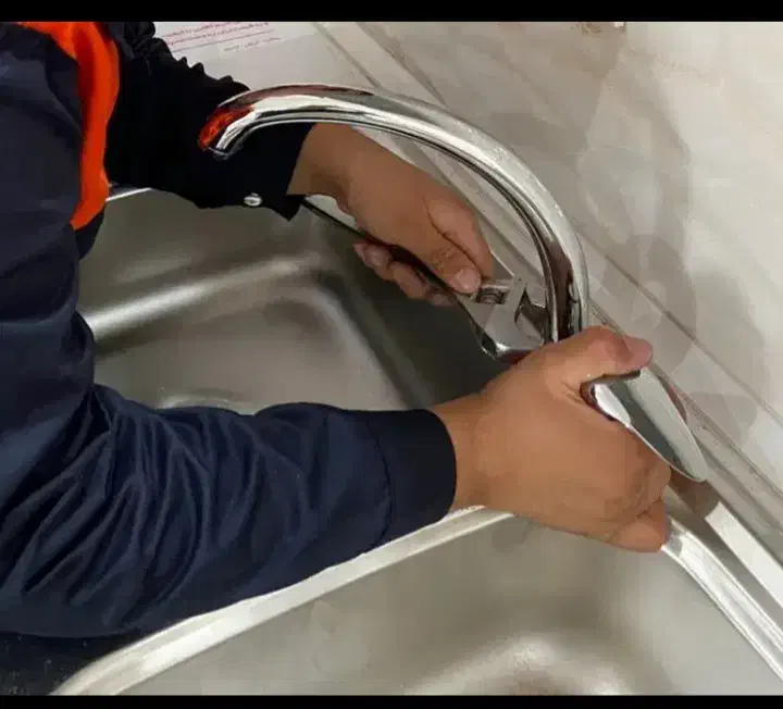 نصب و تعمیر شیر آلات ساختمان و خرده کاری|خدمات پیشه و مهارت|رشت, کاکتوس|دیوار