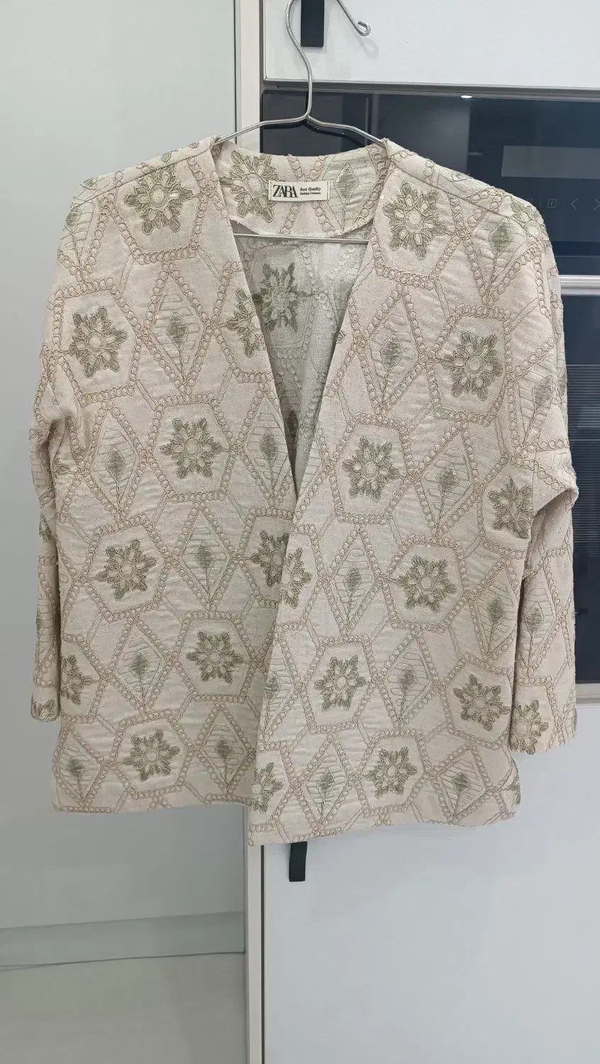 کت گلدوزی|لباس|گرگان, |دیوار