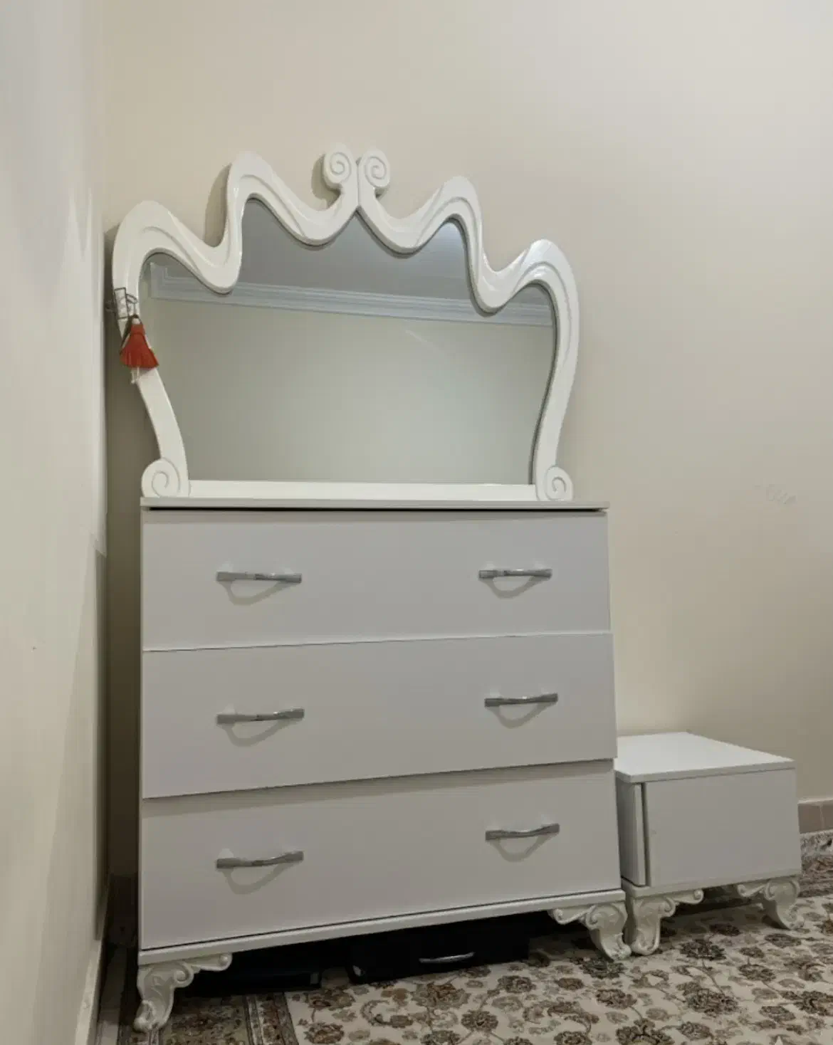 سرویس خواب در حد نو|تخت و سرویس خواب|زاهدان, |دیوار