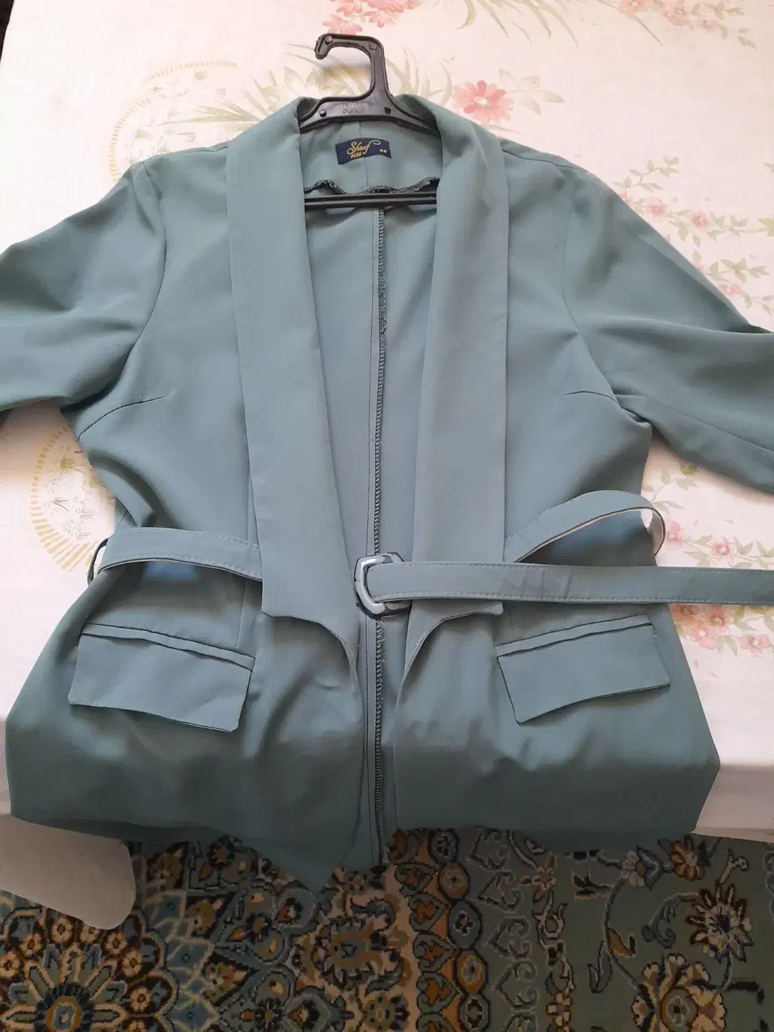 مانتوسبزسایز۴۴ .کت سفیدباشلوار|لباس|پیر بکران, |دیوار