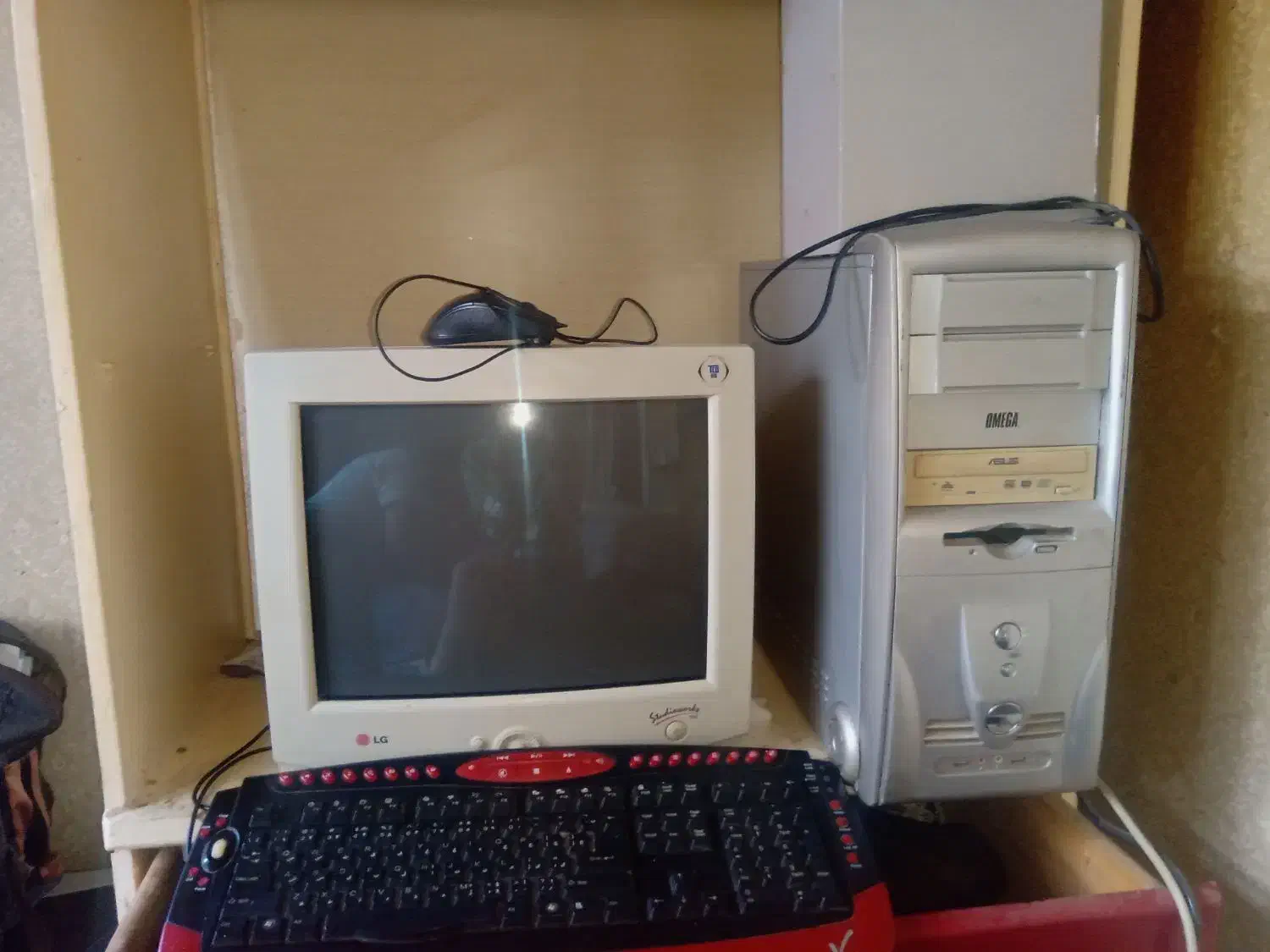 کامپیوتر|رایانه رومیزی|بسطام, |دیوار