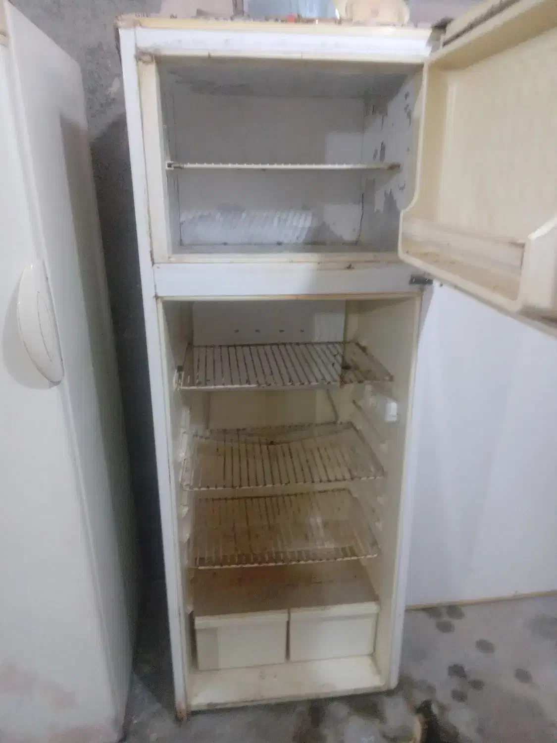 یخچال و فریزر آزمایش فقط فقط ۴ میلیون|یخچال و فریزر|گرگان, |دیوار