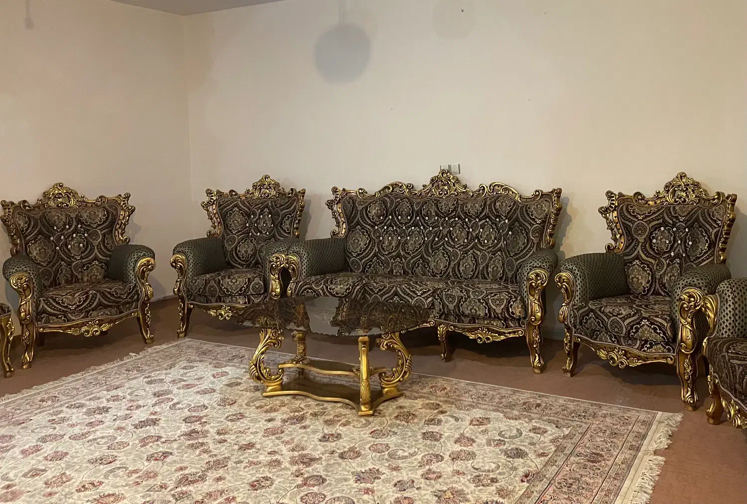 مبل سلطنتی|مبلمان خانگی و میز عسلی|شهرکرد, |دیوار