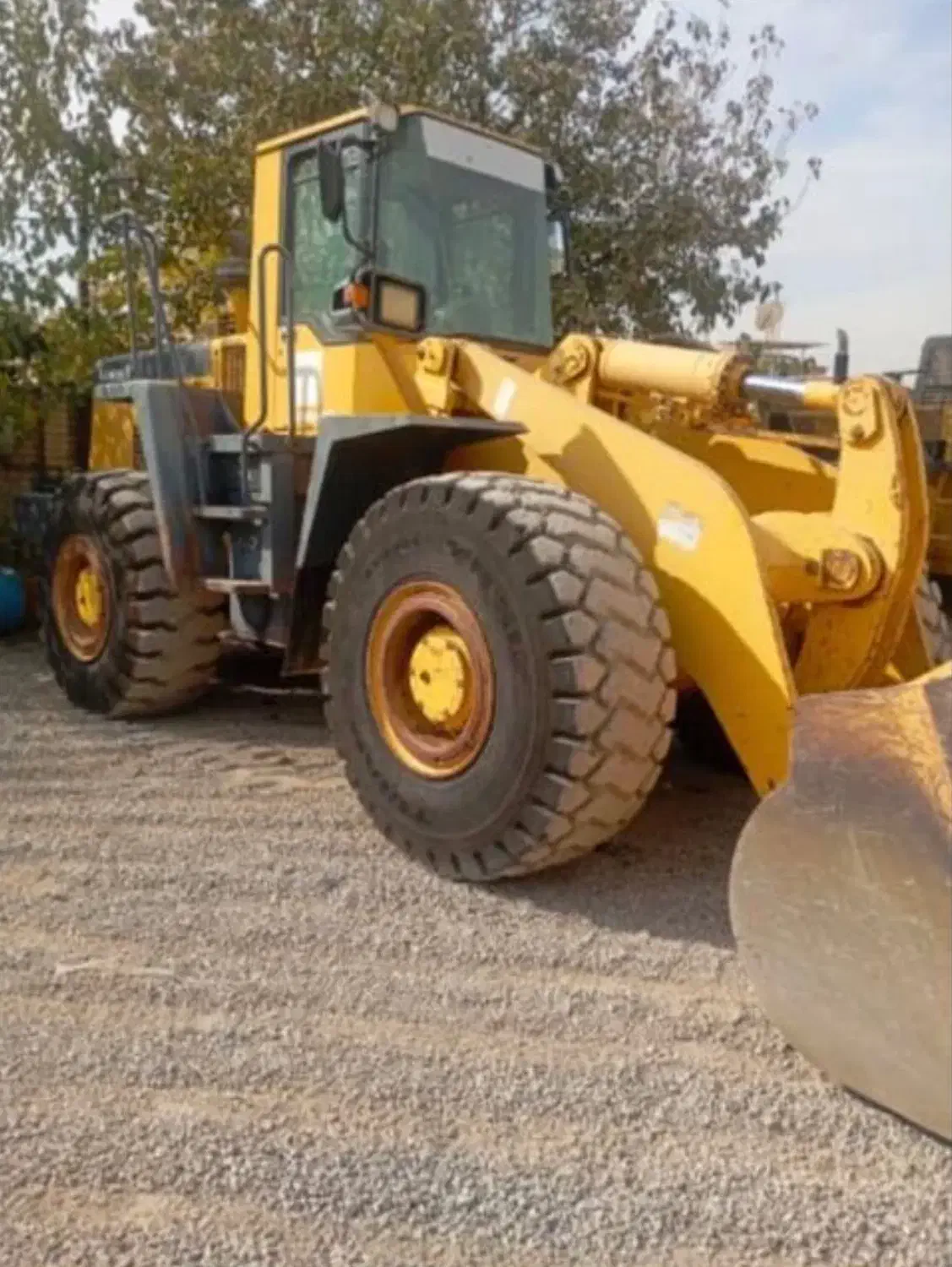 لودر کوماتسو ۴۲۰|خودرو سنگین|تهران, شهرک غرب|دیوار