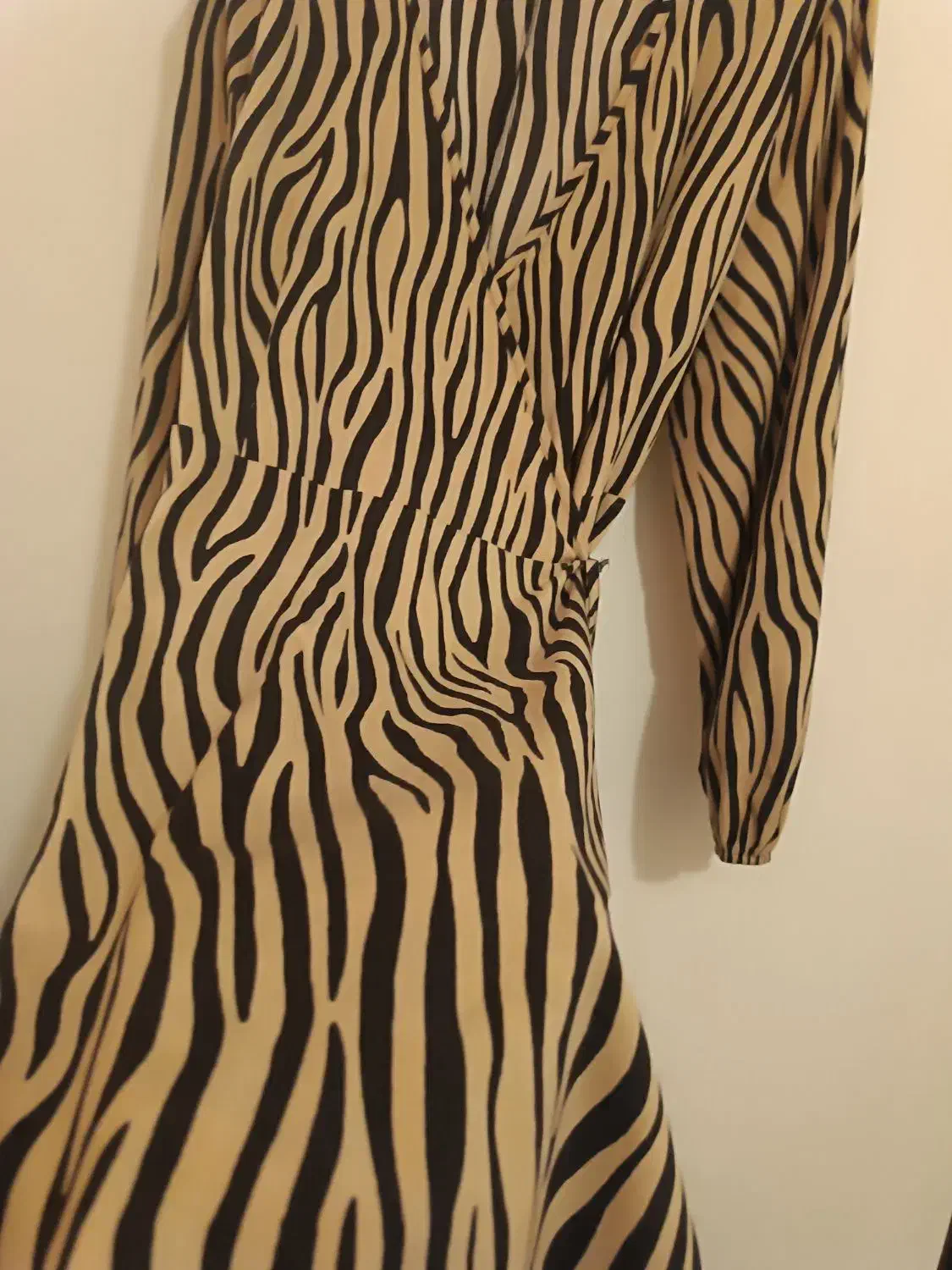 پیراهن مجلسی|لباس|چالوس, |دیوار