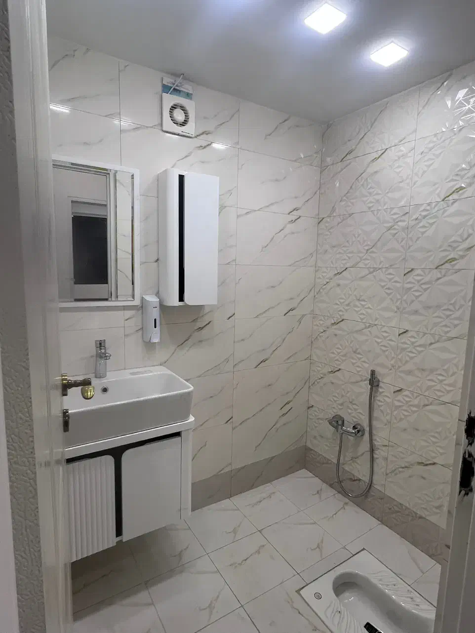 ۱۱۵ متر/لوکس/کلید نخورده/حوالی شهرک کارمندان|اجارهٔ آپارتمان|زنجان, |دیوار