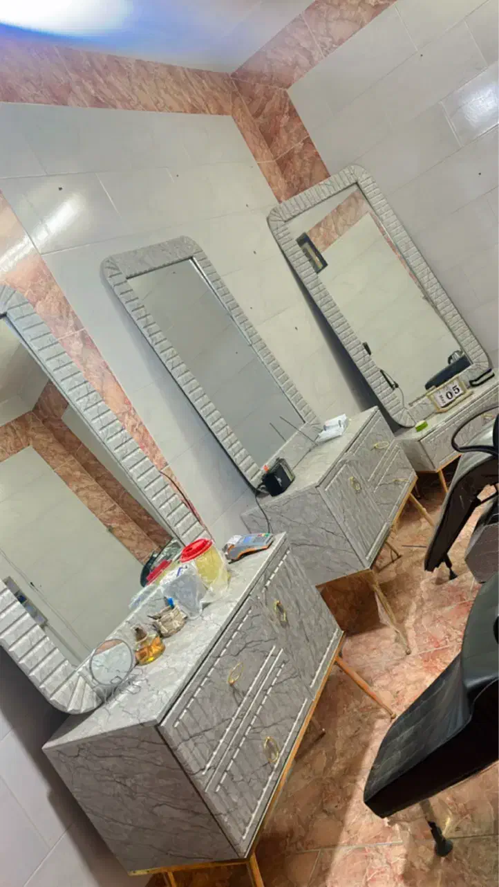 آینه کنسول|آرایشگاه و سالن‌های زیبایی|نهبندان, |دیوار