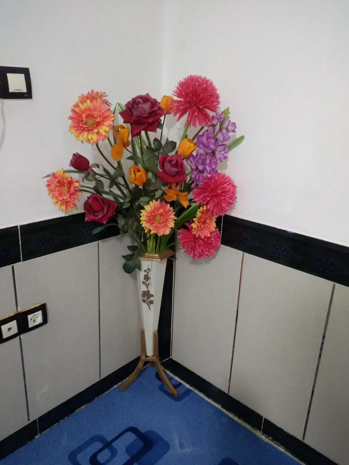 گل و گلدان حد نو ۷۰۰۰۰۰ هزار|گل مصنوعی|نهاوند, |دیوار