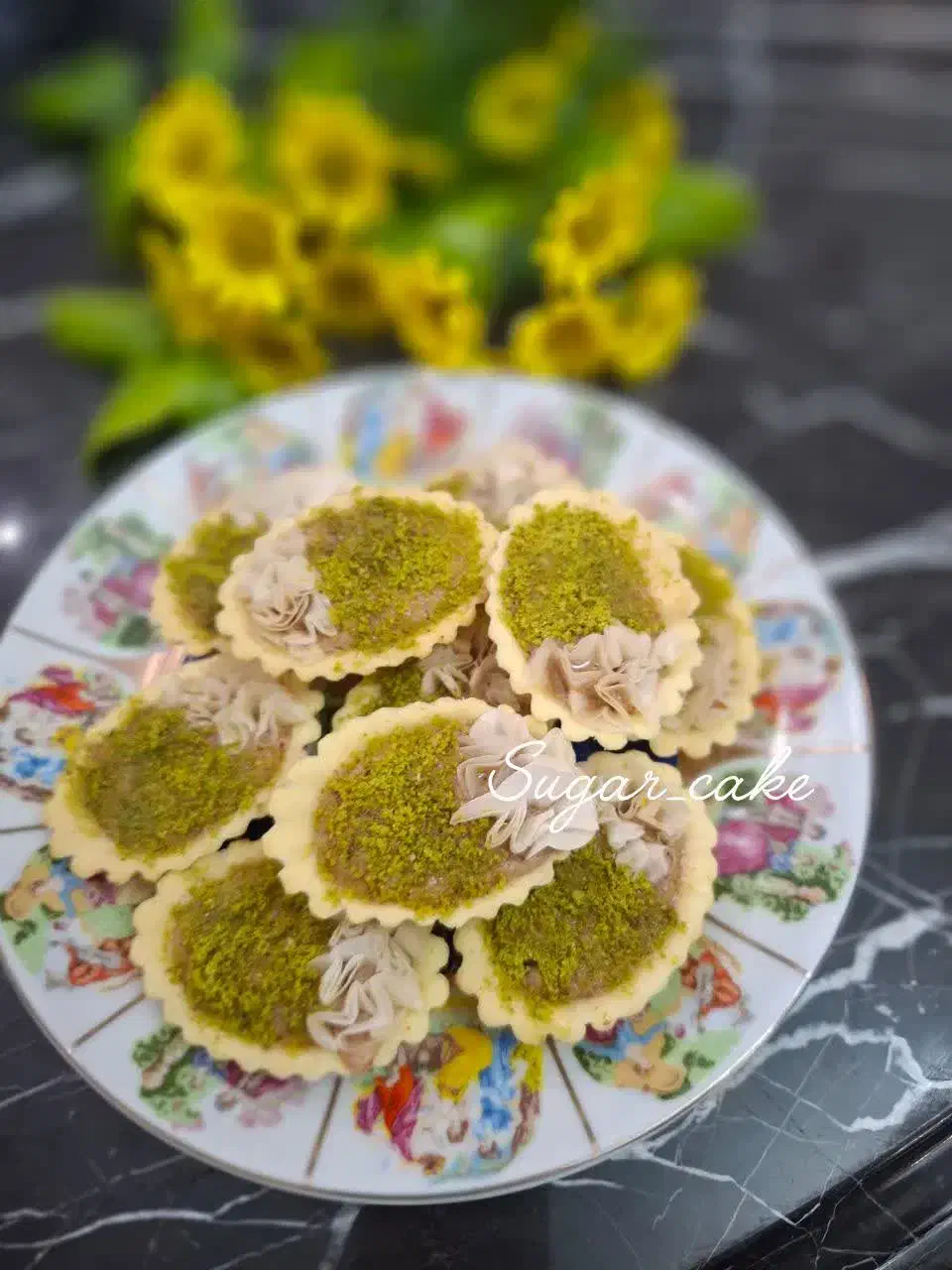 انواع شیرینی های شیک مجلسی|خوردنی و آشامیدنی|مشهد, امیریه|دیوار