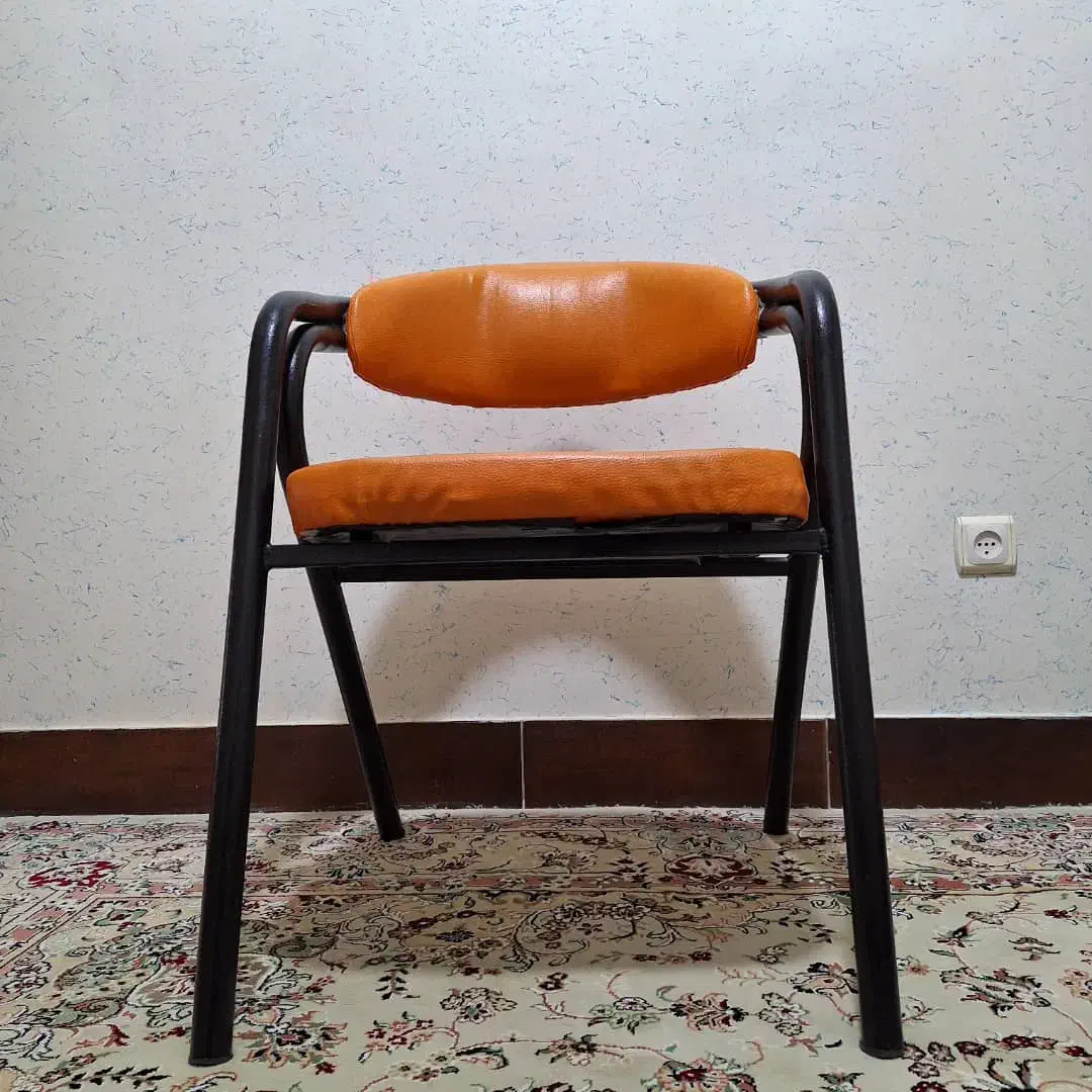 صندلی دانش‌آموزی|صندلی و نیمکت|شاهین‌شهر, حافظ جنوبی|دیوار