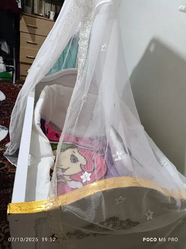 تخت کنار مادر|تخت و صندلی بچه|تبریز, |دیوار