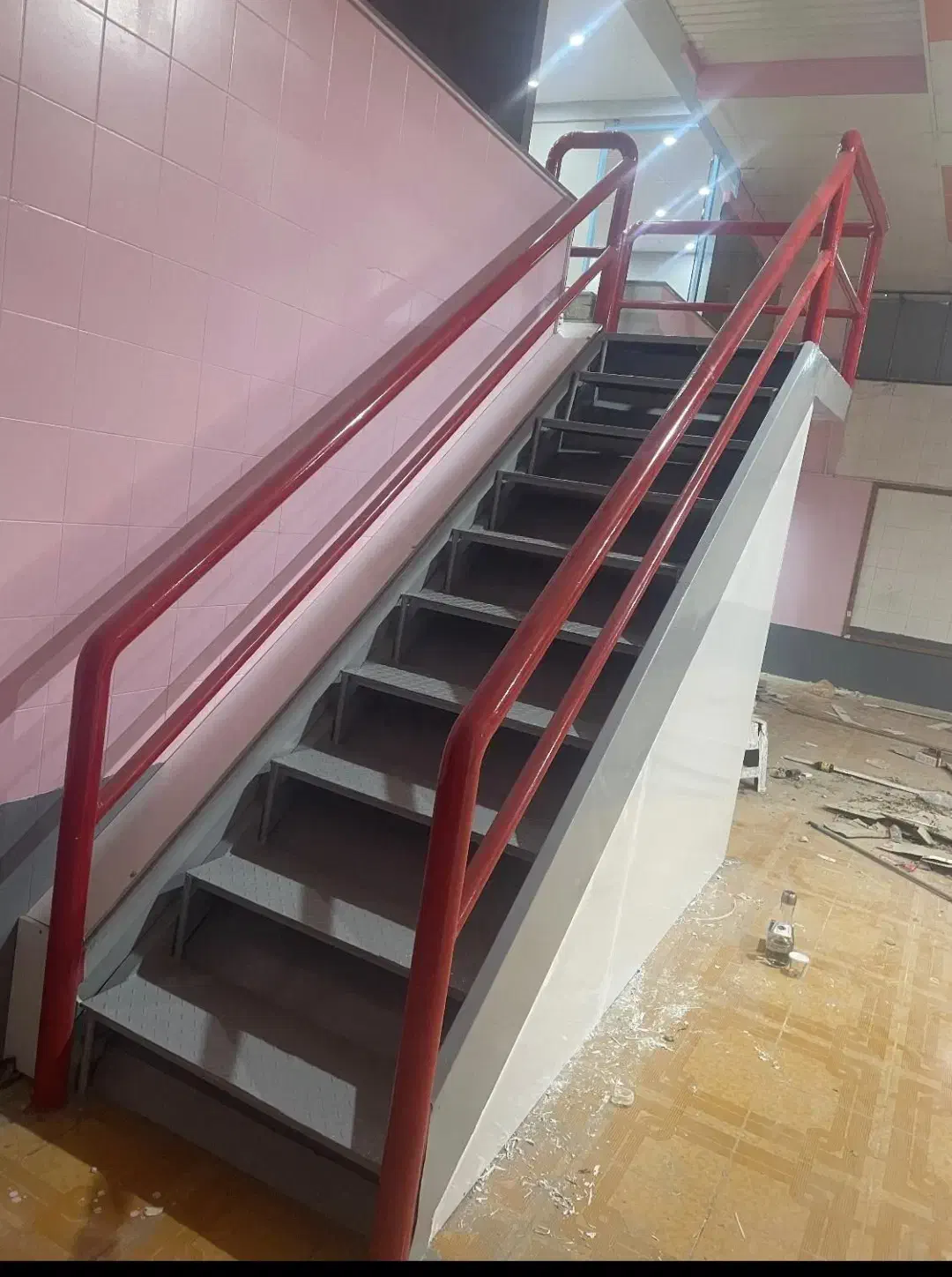 برقکار ماهر ساختمان وسرویس کارتخصصی|خدمات پیشه و مهارت|شیراز, تپه تلویزیون|دیوار