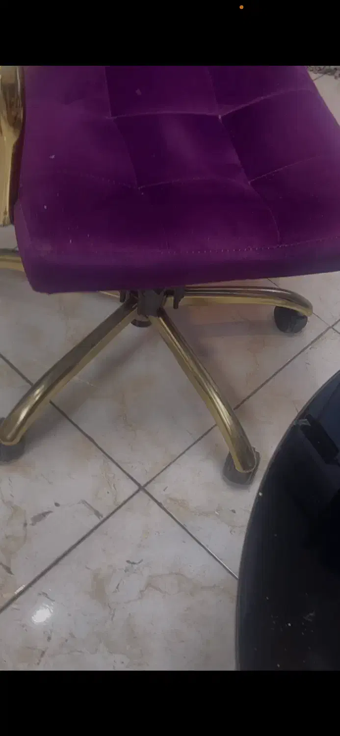 وسایل و لوازم ارایشگاه میز ناخن و صندلی|آرایشگاه و سالن‌های زیبایی|تهران, صادقیه|دیوار