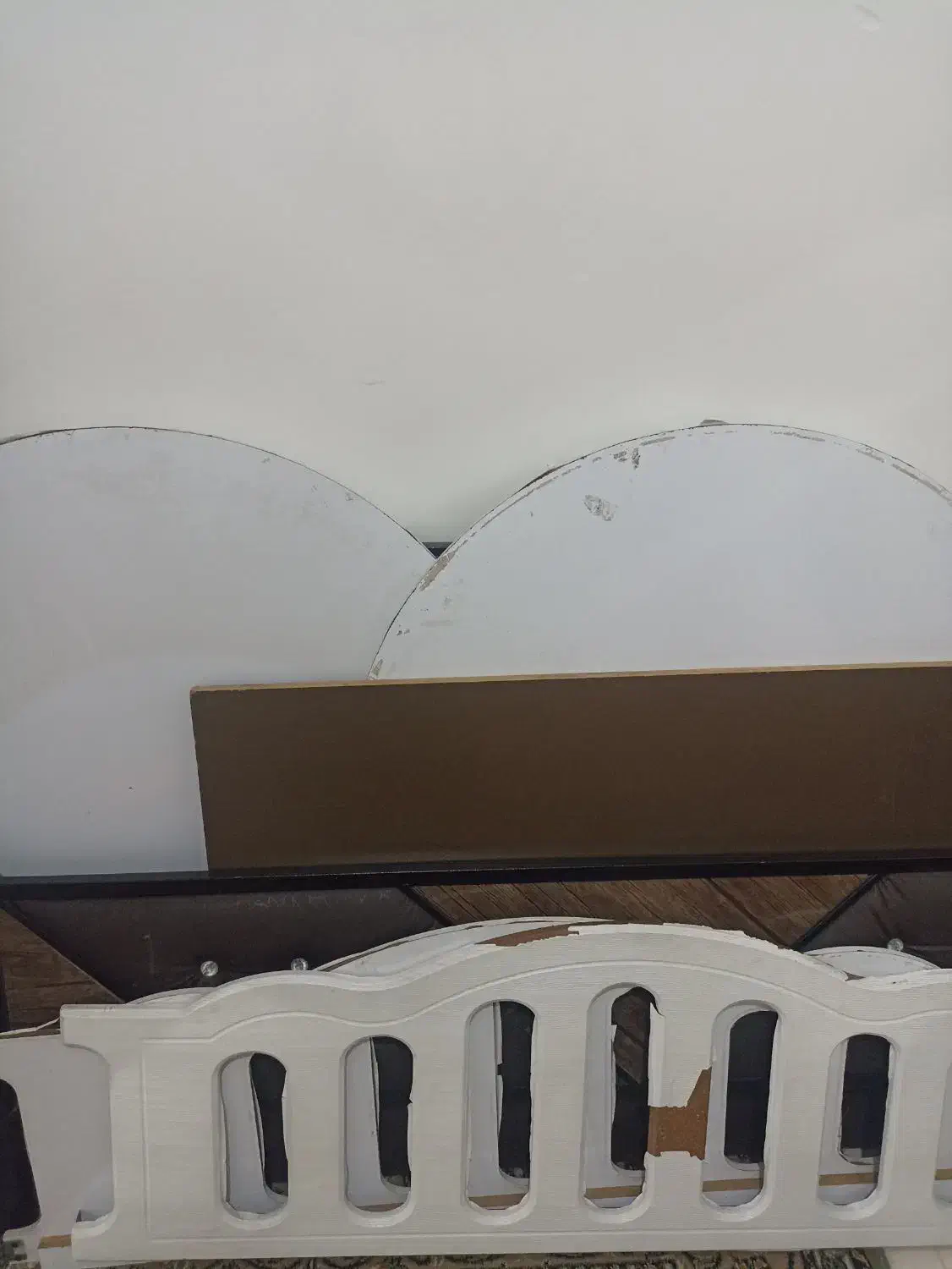 تخت گهواره روکش وکیوم|تخت و صندلی بچه|شیراز, شهرک ترکان|دیوار